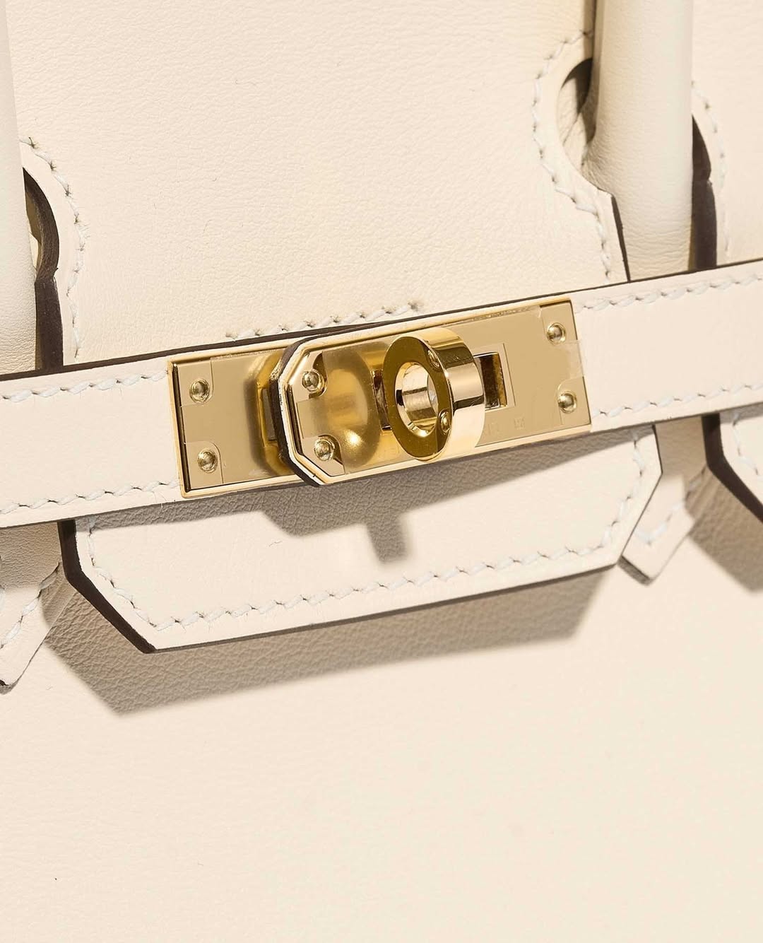 Investment-grade handbag market visual